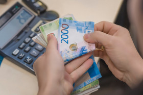 Разработаны поправки о почасовой оплате труда в размере 150 рублей 