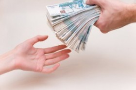 Жители края хотят получать 30 000 рублей