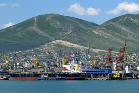 В Новороссийском порту будут перегружать на океанские балкеры металлургическое сырье