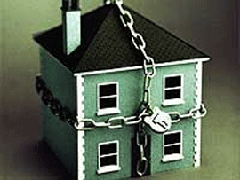 Задолжавшим за ЖКУ запретят продавать недвижимость
