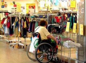 Закон о штрафах за отказ обслуживать инвалидов и пожилых принят