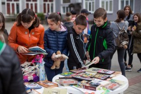 Жители Новороссийска сдали 80 кг макулатуры на празднике «Экодвор»