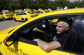 Разрешения для таксистов продлены автоматом