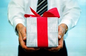 Муниципальным чиновникам разрешат выкупать свои подарки