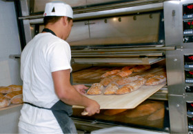 Минсельхоз и региональные власти заключат соглашения с пекарнями, которые захотят получать субсидии в обмен на "заморозку" цен