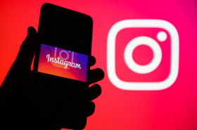 Instagram запретил взрослым писать незнакомым подросткам