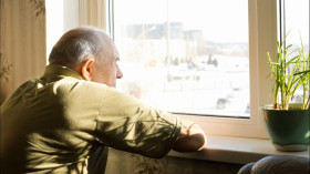 Находящиеся на самоизоляции работающие пенсионеры могут продлить электронные больничные до 1 мая