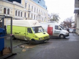 Паркуешь микроавтобус во дворе – получи штраф