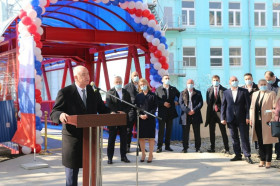 Сегодня состоялось торжественное открытие пешеходного моста над железнодорожными путями Новороссийского комбината хлебопродуктов